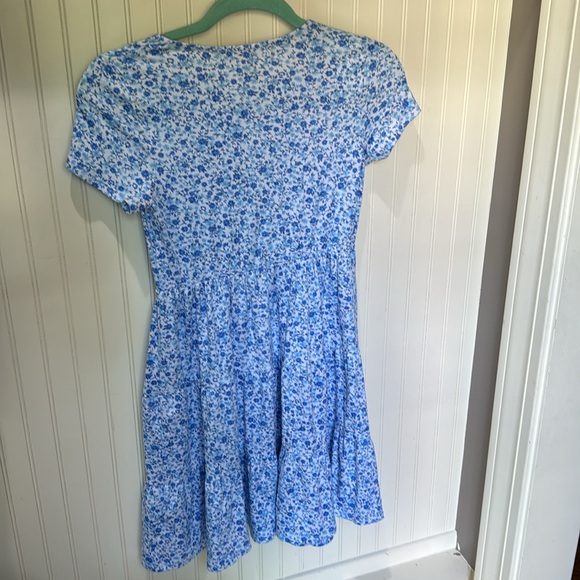 Blue and White Floral Dress Size Large Great for Spring - Picture 3 of 4